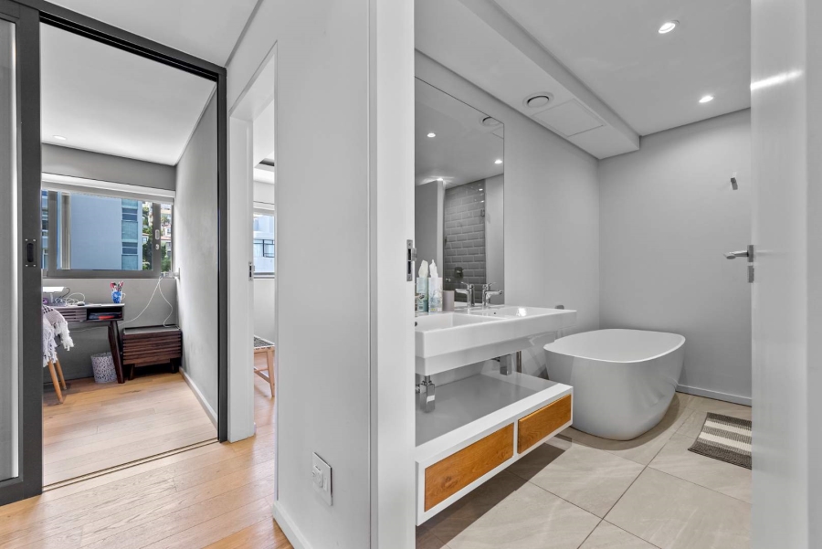 To Let 2 Bedroom Property for Rent in Sea Point Western Cape